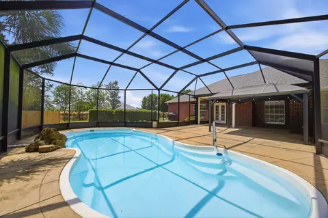 51 Tournament Ln, Freeport, FL 32439