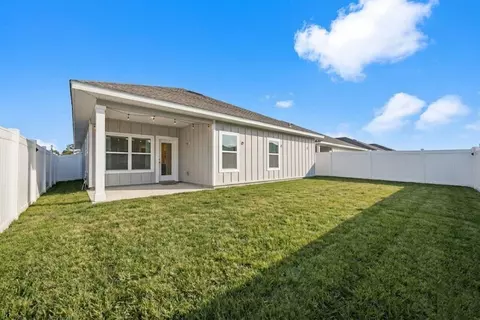 Exterior - 211 Lyla Ln, Crestview, FL 32539 photo 5 of 6