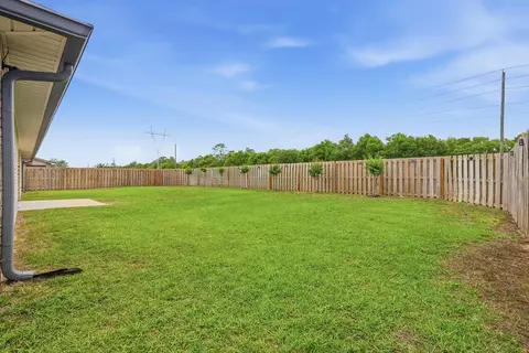 Exterior - 4730 Chanson Crossing Xing, Crestview, FL 32539 photo 9 of 12