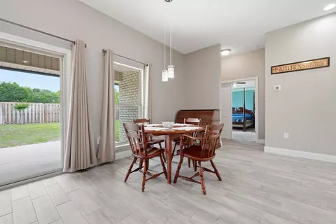Dining - 4730 Chanson Crossing Xing, Crestview, FL 32539 photo 2 of 4