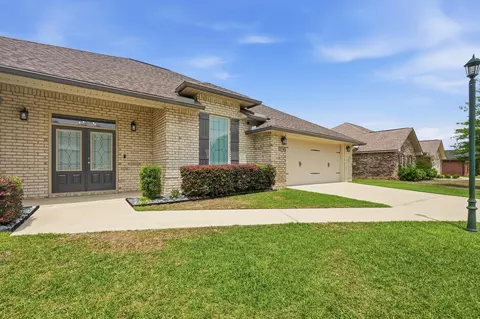 Exterior - 4730 Chanson Crossing Xing, Crestview, FL 32539 photo 5 of 12