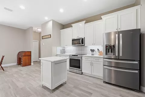 Kitchen - 4730 Chanson Crossing Xing, Crestview, FL 32539 photo 4 of 8