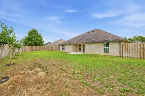 Exterior - 4730 Chanson Crossing Xing, Crestview, FL 32539 photo 10 of 12