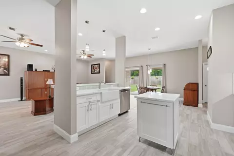 Kitchen - 4730 Chanson Crossing Xing, Crestview, FL 32539 photo 3 of 9