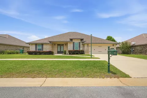 Exterior - 4730 Chanson Crossing Xing, Crestview, FL 32539 photo 2 of 12