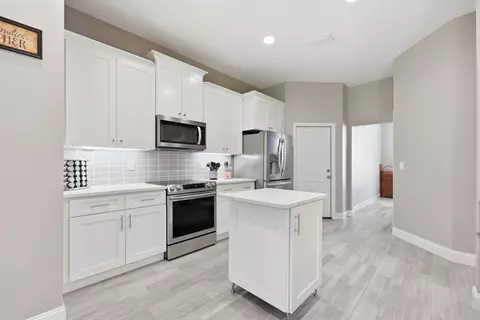 Kitchen - 4730 Chanson Crossing Xing, Crestview, FL 32539 photo 2 of 8