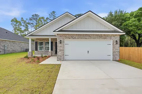 Exterior - 2829 Blackbird Ct, Crestview, FL 32539 photo 3 of 4