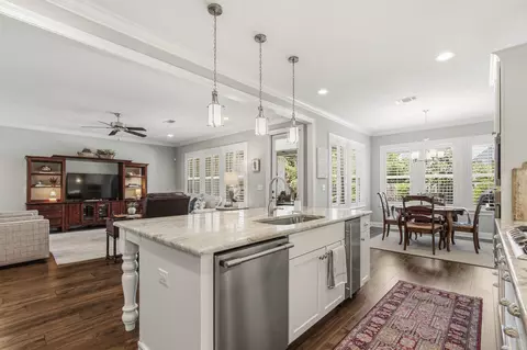 Kitchen - 77 Meadow Lake Dr, Freeport, FL 32439 photo 3 of 6