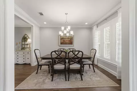 Dining - 77 Meadow Lake Dr, Freeport, FL 32439 photo 1 of 2
