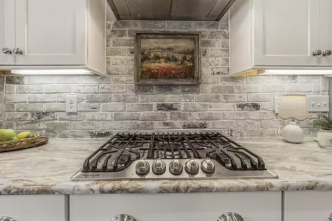 Kitchen - 77 Meadow Lake Dr, Freeport, FL 32439 photo 5 of 6