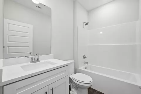Bath - 6112 Mildreds Way, Crestview, FL 32539 photo 2 of 2