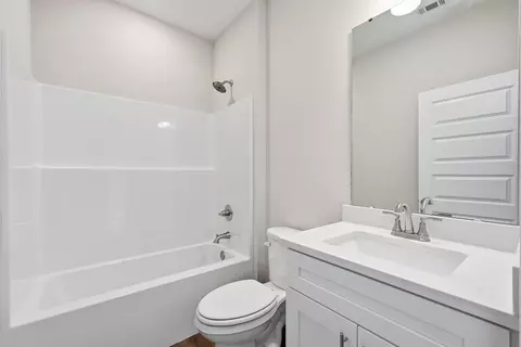 Bath - 6112 Mildreds Way, Crestview, FL 32539 photo 1 of 2
