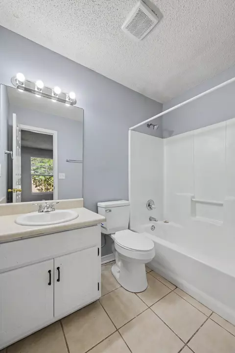 Bath - 421 Apple Dr, Crestview, FL 32536 photo 1 of 2