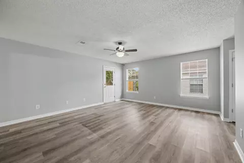 Living - 421 Apple Dr, Crestview, FL 32536 photo 4 of 4