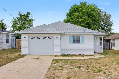 421 Apple Dr, Crestview, FL 32536