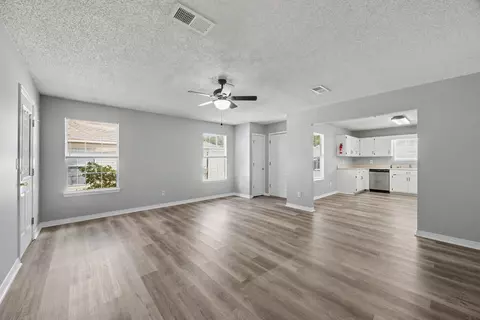 Living - 421 Apple Dr, Crestview, FL 32536 photo 3 of 4