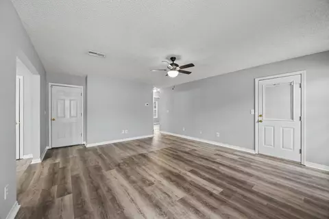 Living - 421 Apple Dr, Crestview, FL 32536 photo 1 of 4