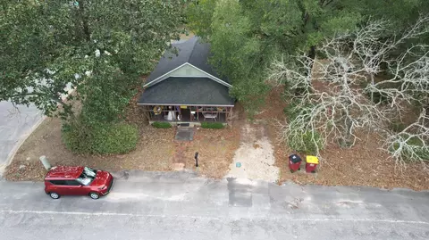 625 E Chestnut Ave, Crestview, FL 32539