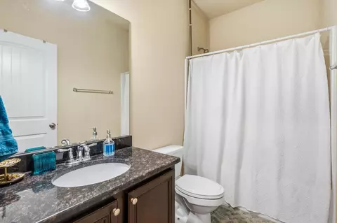 Bath - 41 Dickens Dr, Freeport, FL 32439 photo 3 of 3