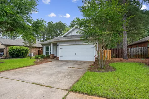 41 Dickens Dr, Freeport, FL 32439