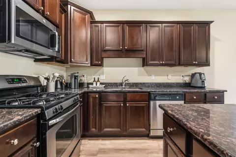 Kitchen - 41 Dickens Dr, Freeport, FL 32439 photo 4 of 4