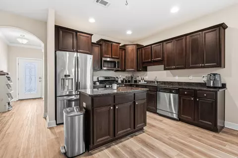 Kitchen - 41 Dickens Dr, Freeport, FL 32439 photo 2 of 4