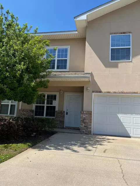 1490 Bentley Cir, Fort Walton Beach, FL 32547