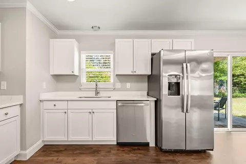 Kitchen - 65 Junior Dr, Shalimar, FL 32579 photo 6 of 7