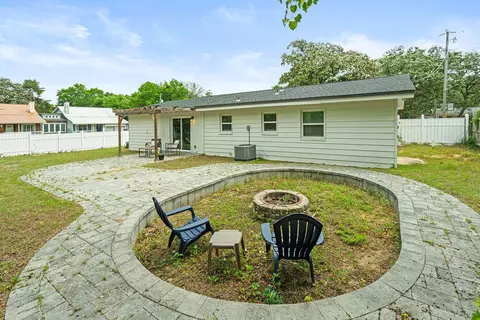 Exterior - 65 Junior Dr, Shalimar, FL 32579 photo 7 of 8