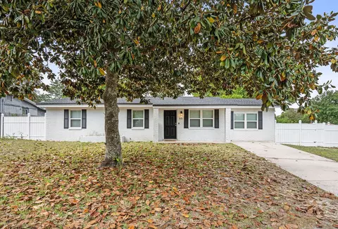 65 Junior Dr, Shalimar, FL 32579