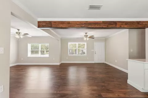 Living - 65 Junior Dr, Shalimar, FL 32579 photo 5 of 6