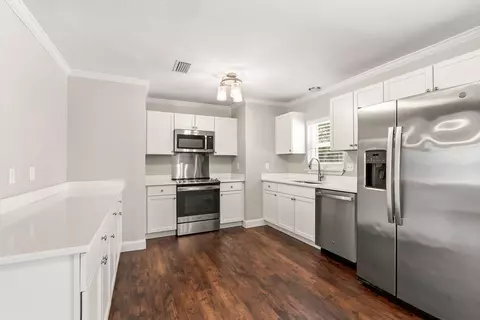 Kitchen - 65 Junior Dr, Shalimar, FL 32579 photo 3 of 7