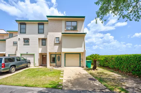 810 Eglin Pkwy #1, Fort Walton Beach, FL 32547