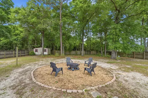 Exterior - 2370 Barberee Dr, Crestview, FL 32536 photo 9 of 12