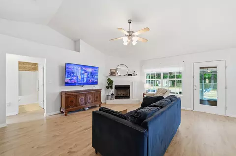 Living - 2370 Barberee Dr, Crestview, FL 32536 photo 1 of 2