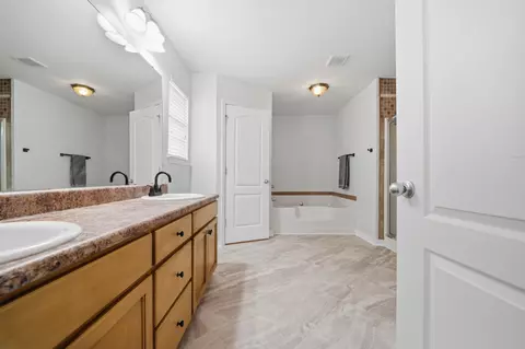 Entry Way - 2370 Barberee Dr, Crestview, FL 32536 photo 2 of 2