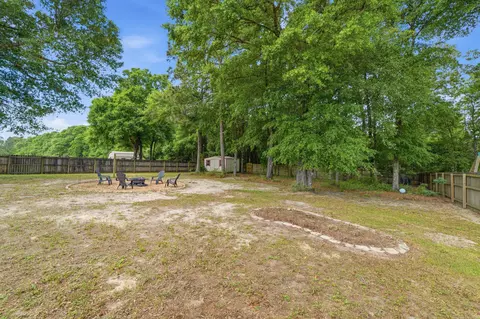 Exterior - 2370 Barberee Dr, Crestview, FL 32536 photo 10 of 12