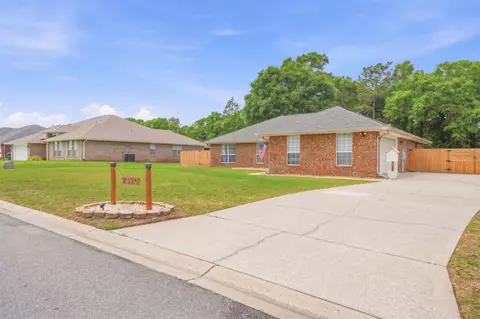 Exterior - 2370 Barberee Dr, Crestview, FL 32536 photo 2 of 12