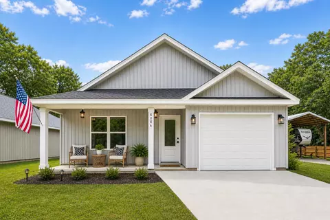 8086 Third St, Laurel Hill, FL 32567