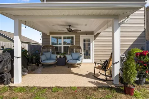 Exterior - 239 Wainwright Dr, Crestview, FL 32539 photo 3 of 7