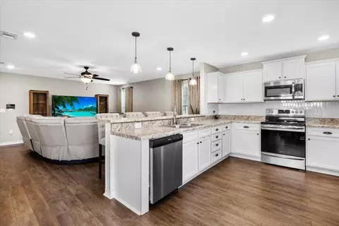 Kitchen - 239 Wainwright Dr, Crestview, FL 32539 photo 3 of 3