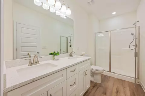 Bath - 3105 Holley Dr, Crestview, FL 32539 photo 2 of 4