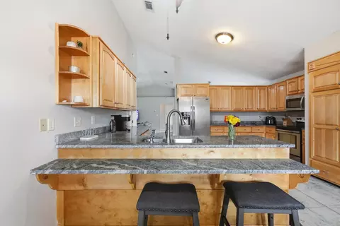 Kitchen - 123 Steeplechase Dr, Crestview, FL 32539 photo 2 of 10