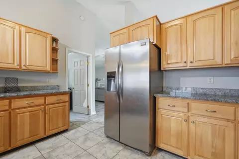 Kitchen - 123 Steeplechase Dr, Crestview, FL 32539 photo 6 of 10