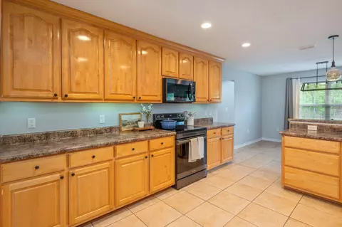 Kitchen - 1681 Lady Ln, Baker, FL 32531 photo 3 of 6