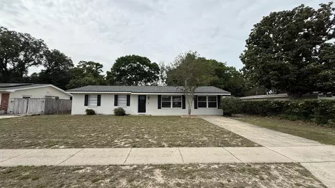 131 NE Clements St, Fort Walton Beach, FL 32548
