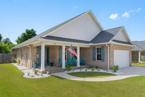 176 Raiders Trl, Valparaiso, FL 32580