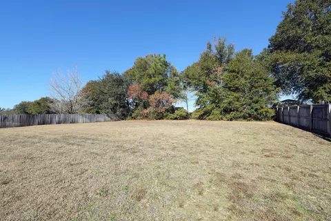 Exterior - 2391 Barberee Dr, Crestview, FL 32536 photo 6 of 11