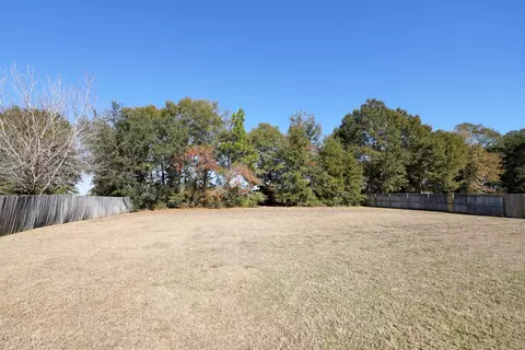 Exterior - 2391 Barberee Dr, Crestview, FL 32536 photo 5 of 11