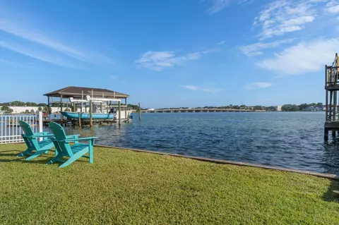 157 Monahan Dr, Fort Walton Beach, FL 32547